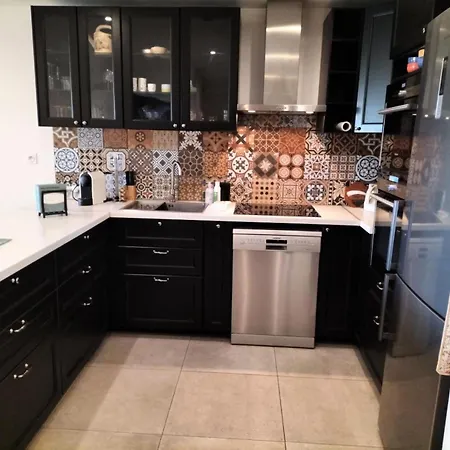 Luberon - Dans Un Domaine Arbore Au Bord Du Mae-7044 Appartement *